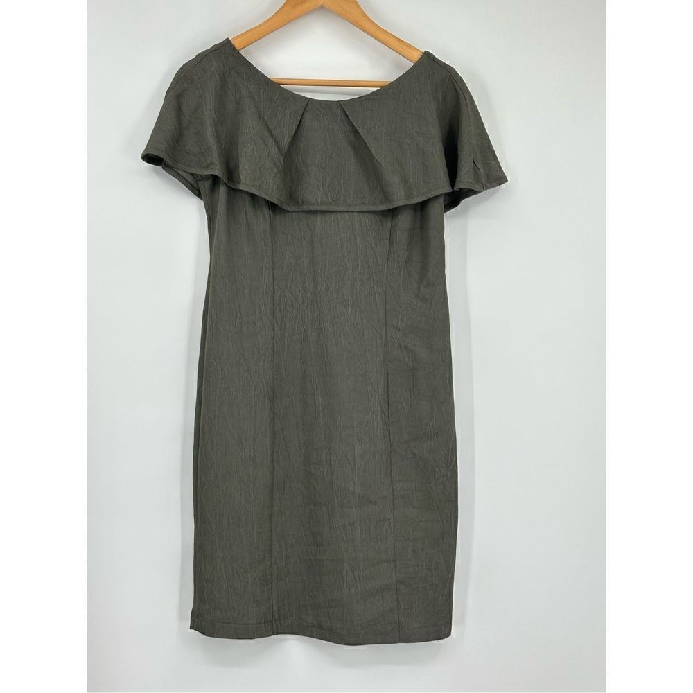 Thread Size 4 fitted dress with flounce at the collar in green